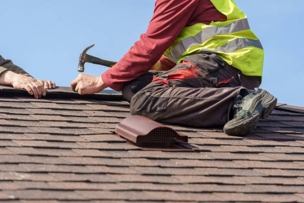 Best Commercial Roofing Services  in Leavittsburg, OH