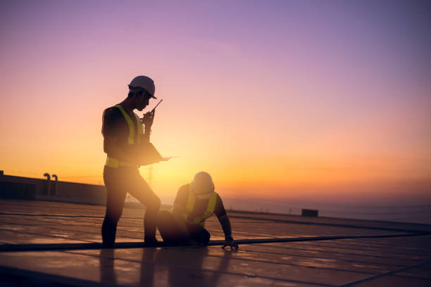 Best Flat Roof Repair Services  in Leavittsburg, OH