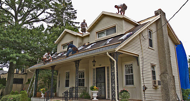 Best Roof Repair Services  in Leavittsburg, OH